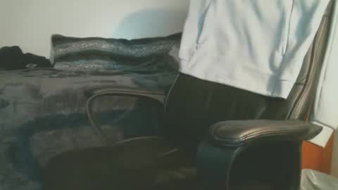 shyboyhugecum2020 online show from January 6, 4:16 am