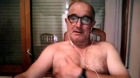 shymmy10 online show from June 6, 2:50 am