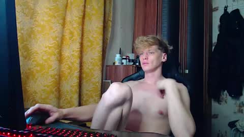 Tom and Betty online show from April 21, 3:13 am