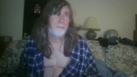 Snapshot of silverfunfox chatting on December 17, 4:45 am silverfunfox online show from December 17, 4:45 am