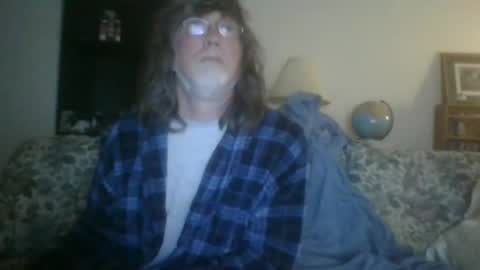 Snapshot of silverfunfox chatting on January 15, 6:22 am silverfunfox online show from January 15, 6:22 am