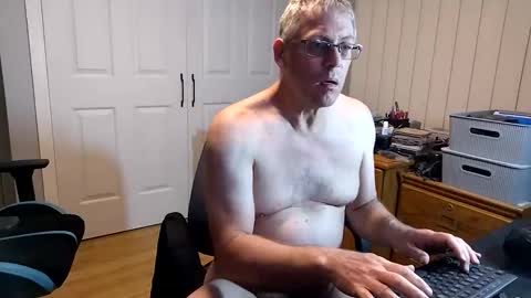 Snapshot of simon8t chatting on October 11, 12:42 pm Simon online show from October 11, 12:42 pm