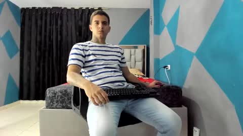Snapshot of simonkeler chatting on December 3, 11:46 pm SIMON KELER online show from December 3, 11:46 pm