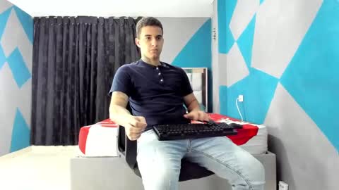 Snapshot of simonkeler chatting on December 22, 10:58 pm SIMON KELER online show from December 22, 10:58 pm