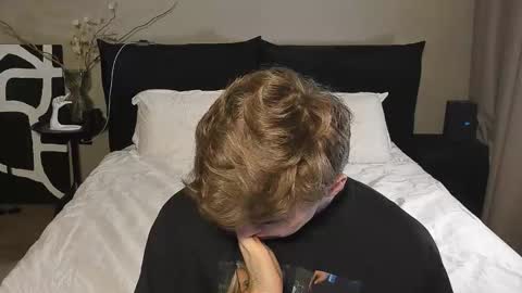 Simon online show from December 18, 6:04 pm