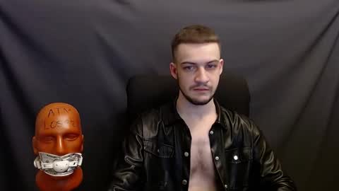 Snapshot of sir_damien chatting on December 8, 4:18 pm Sir Damien online show from December 8, 4:18 pm
