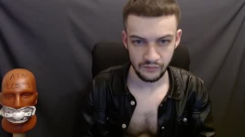 Snapshot of sir_damien chatting on December 15, 4:48 pm Sir Damien online show from December 15, 4:48 pm