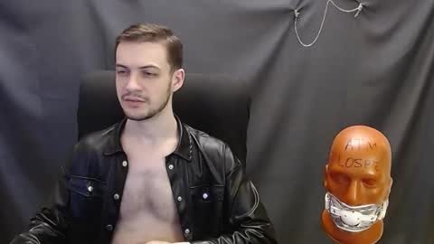 Snapshot of sir_damien chatting on March 2, 8:25 pm Sir Damien online show from March 2, 8:25 pm