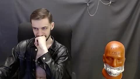 Snapshot of sir_damien chatting on February 21, 3:01 am Sir Damien online show from February 21, 3:01 am