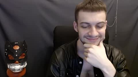 Snapshot of sir_damien chatting on January 11, 10:07 pm Sir Damien online show from January 11, 10:07 pm