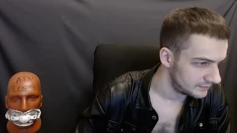 Snapshot of sir_damien chatting on December 21, 9:15 pm Sir Damien online show from December 21, 9:15 pm