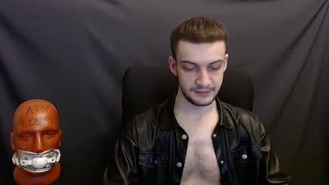 Snapshot of sir_damien chatting on December 22, 8:47 pm Sir Damien online show from December 22, 8:47 pm