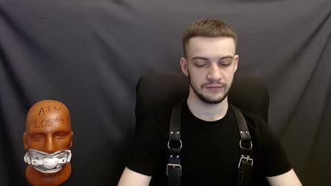 Snapshot of sir_damien chatting on December 10, 5:11 pm Sir Damien online show from December 10, 5:11 pm