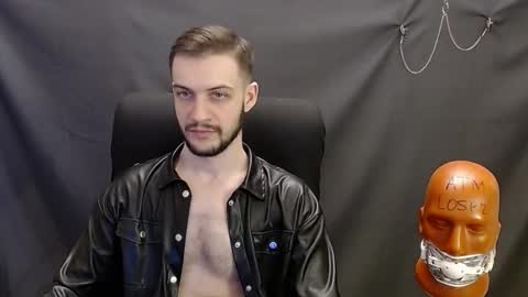 Snapshot of sir_damien chatting on January 29, 10:22 pm Sir Damien online show from January 29, 10:22 pm