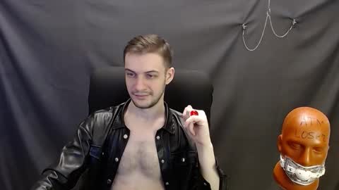 Snapshot of sir_damien chatting on February 4, 9:31 pm Sir Damien online show from February 4, 9:31 pm