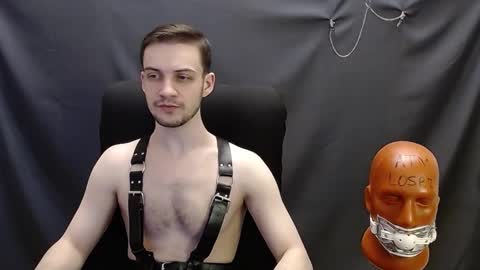 Snapshot of sir_damien chatting on February 28, 8:39 pm Sir Damien online show from February 28, 8:39 pm