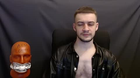 Snapshot of sir_damien chatting on December 6, 5:11 pm Sir Damien online show from December 6, 5:11 pm