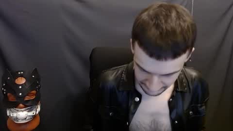 Snapshot of sir_damien chatting on January 12, 8:14 pm Sir Damien online show from January 12, 8:14 pm