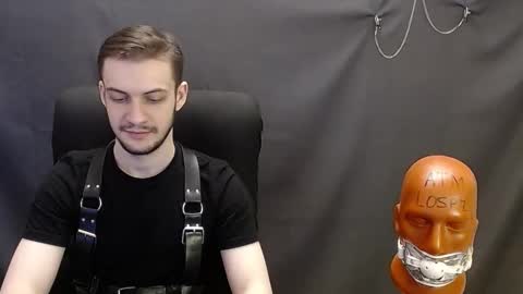 Snapshot of sir_damien chatting on February 12, 9:11 pm Sir Damien online show from February 12, 9:11 pm