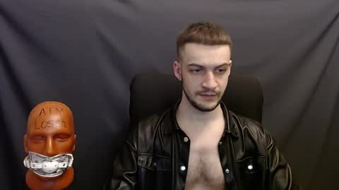 Snapshot of sir_damien chatting on December 7, 8:27 pm Sir Damien online show from December 7, 8:27 pm