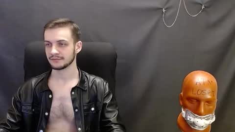 Snapshot of sir_damien chatting on February 14, 8:59 pm Sir Damien online show from February 14, 8:59 pm