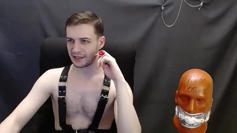 Snapshot of sir_damien chatting on February 25, 8:41 pm Sir Damien online show from February 25, 8:41 pm
