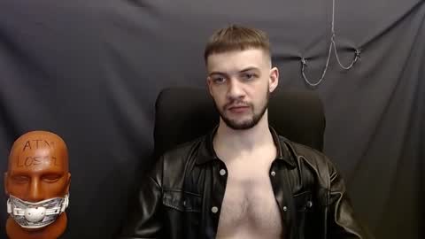 Snapshot of sir_damien chatting on January 22, 8:17 pm Sir Damien online show from January 22, 8:17 pm