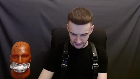 Snapshot of sir_damien chatting on December 3, 1:21 pm Sir Damien online show from December 3, 1:21 pm