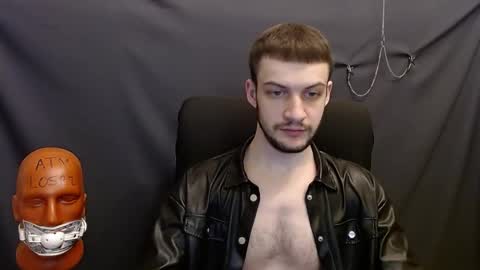 Snapshot of sir_damien chatting on January 21, 8:32 pm Sir Damien online show from January 21, 8:32 pm