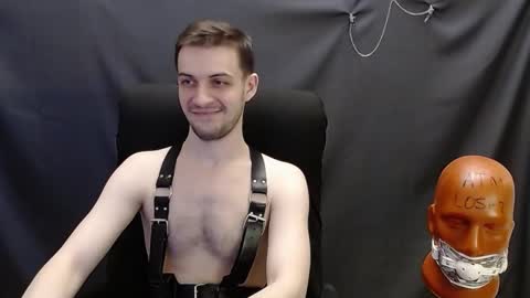 Snapshot of sir_damien chatting on February 26, 8:31 pm Sir Damien online show from February 26, 8:31 pm