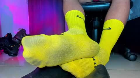 only foot                         worshipers here online show from April 23, 4:50 am