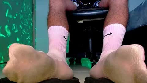 Snapshot of sir_kev66 chatting on September 17, 4:57 am only foot worshipers here online show from September 17, 4:57 am