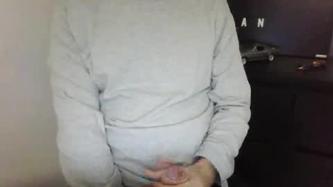 sizzle33 online show from March 19, 8:23 pm