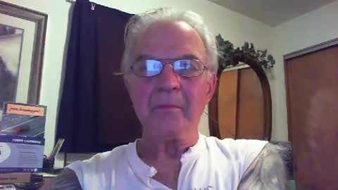 skeeeziks online show from May 18, 3:24 am
