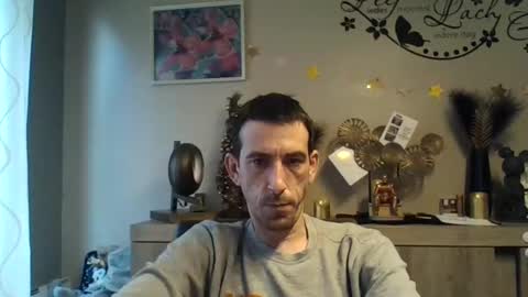 Snapshot of skinnybigcock2 chatting on December 3, 8:36 am SkinnyBigCock2 online show from December 3, 8:36 am