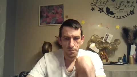 Snapshot of skinnybigcock2 chatting on January 9, 11:24 pm SkinnyBigCock2 online show from January 9, 11:24 pm