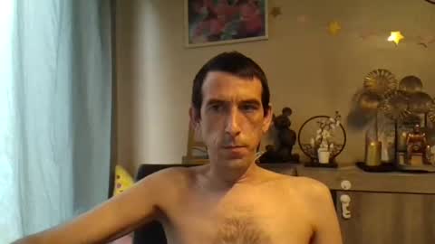 Snapshot of skinnybigcock2 chatting on October 21, 9:23 am SkinnyBigCock2 online show from October 21, 9:23 am