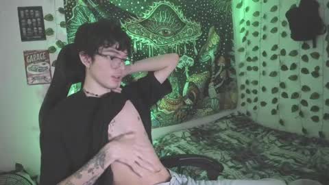 skiny_dann online show from April 17, 4:37 am