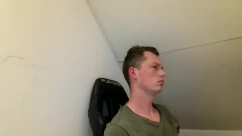 Snapshot of skippyhihi chatting on September 24, 8:18 pm skippyhihi online show from September 24, 8:18 pm