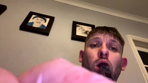 skuzzy25 online show from February 13, 4:41 am