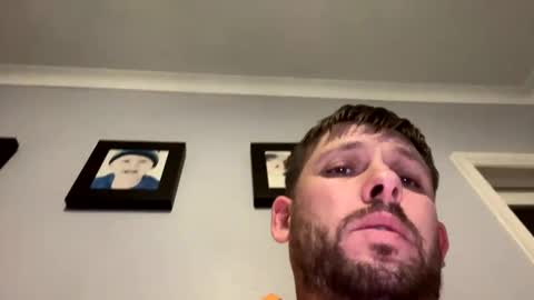 Snapshot of skuzzy25 chatting on March 5, 2:57 am skuzzy25 online show from March 5, 2:57 am
