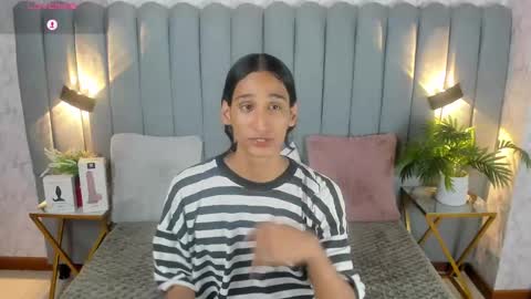 Snapshot of sky_fox_1 chatting on January 11, 7:05 pm STIVEN online show from January 11, 7:05 pm