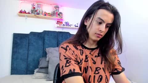 Snapshot of sky_liink chatting on February 8, 9:36 pm Santiago online show from February 8, 9:36 pm