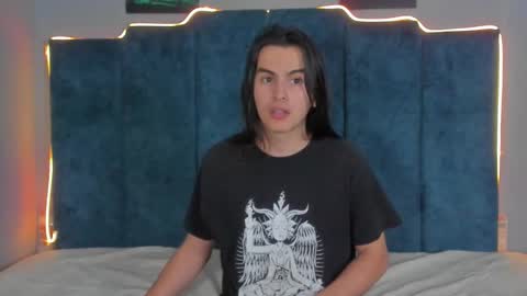 Snapshot of sky_liink chatting on October 17, 8:35 pm Santiago online show from October 17, 8:35 pm