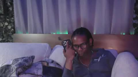 Snapshot of skyonetoo3 chatting on March 4, 11:54 pm skyonetoo3 online show from March 4, 11:54 pm