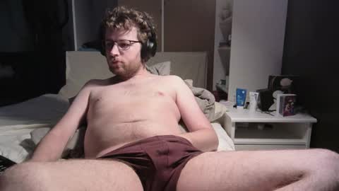 Snapshot of slender_slit chatting on October 19, 5:38 pm slender_slit online show from October 19, 5:38 pm
