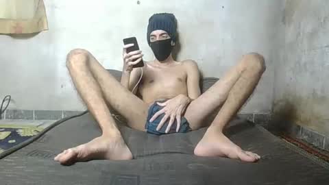 Snapshot of slimdestroyer chatting on March 5, 2:12 pm slimdestroyer online show from March 5, 2:12 pm