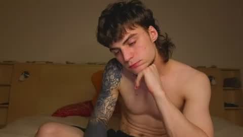 Gus online show from June 25, 5:28 pm