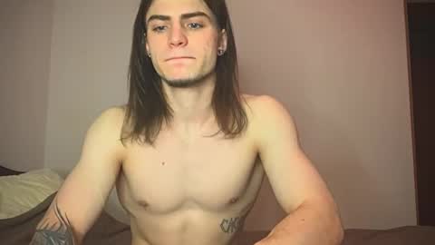 Snapshot of sly_gus chatting on February 4, 3:26 pm Gus online show from February 4, 3:26 pm