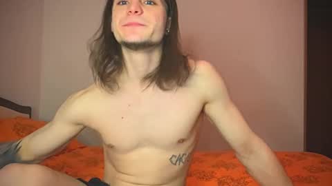 Snapshot of sly_gus chatting on February 11, 9:14 pm Gus online show from February 11, 9:14 pm